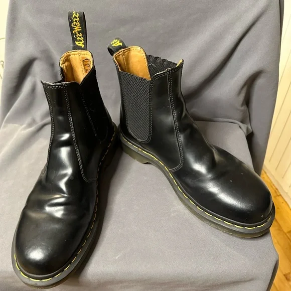 Dr martens Chelsea boot men’s 9 women 10 - Picture 2 of 4